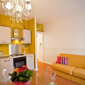  Appartamento In Riva Italia